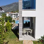 Orka Royal Hills D1 Patio And Bbq Daire *